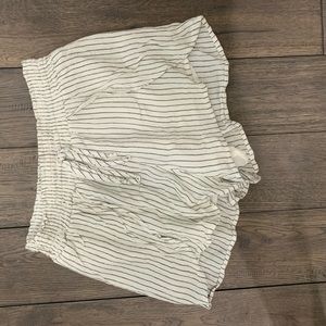 American Eagle striped flowy shorts